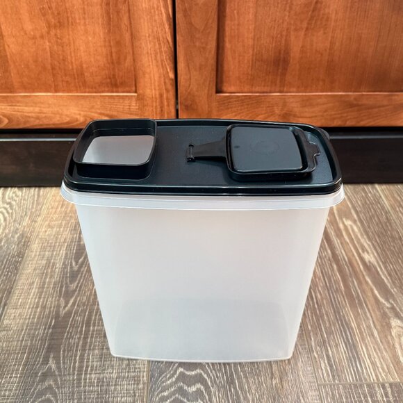 Tupperware Super Cereal Storer - Picture 6 of 12
